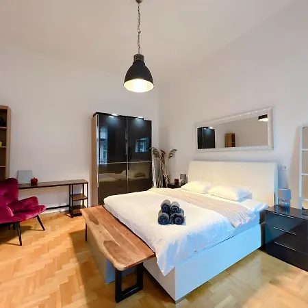 Duplex Penthouse With Sauna & Jacuzzi In The Centre Of Budapešť