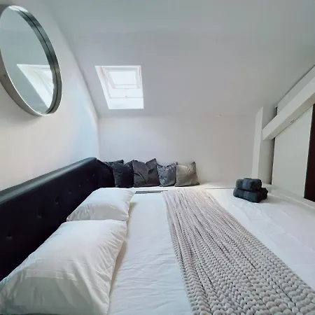 Duplex Penthouse With Sauna & Jacuzzi In The Centre Of Apartmán