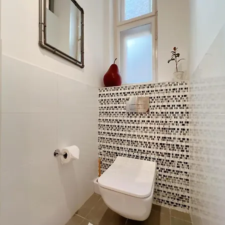 Apartmán Duplex Penthouse With Sauna & Jacuzzi In The Centre Of *