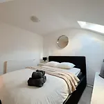 Duplex Penthouse With Sauna & Jacuzzi In The Centre Of Budapest