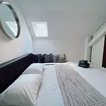 Duplex Penthouse With Sauna & Jacuzzi In The Centre Of Apartment