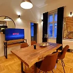 Duplex Penthouse With Sauna & Jacuzzi In The Centre Of 아파트 *