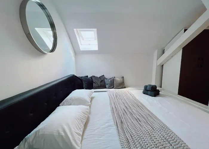 Duplex Penthouse With Sauna & Jacuzzi In The Centre Of Apartment
