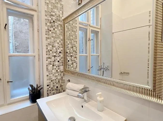 Duplex Penthouse With Sauna & Jacuzzi In The Centre Of ブダペスト