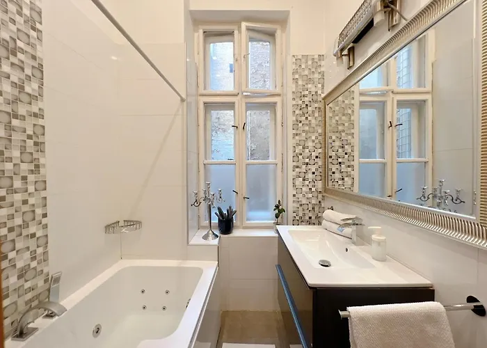 Duplex Penthouse With Sauna & Jacuzzi In The Centre Of アパート ブダペスト
